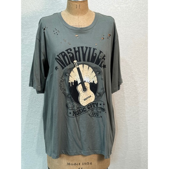 zutter Tops - Zutter Nashville Music City 1970 Distressed Graphic Tee Gray Womens Large NWT